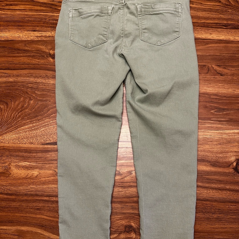 Democracy Women's Skinny Jeans in Olive - Picture 3 of 4